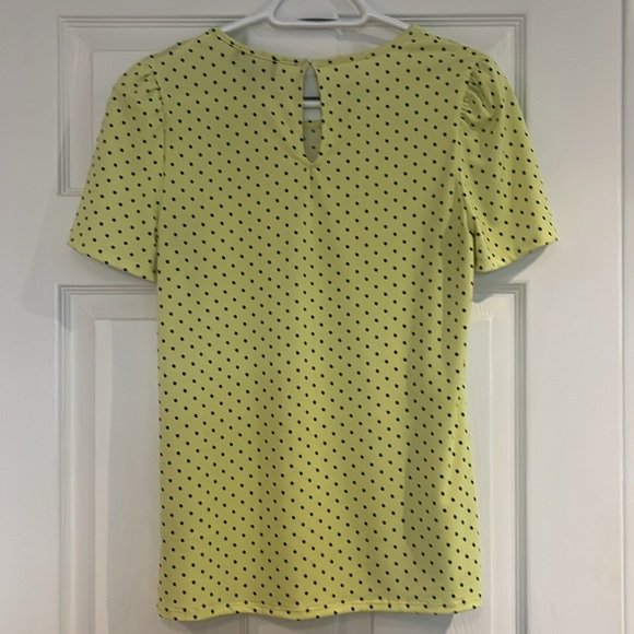Women’s short sleeved top with polka dots - Picture 3 of 8